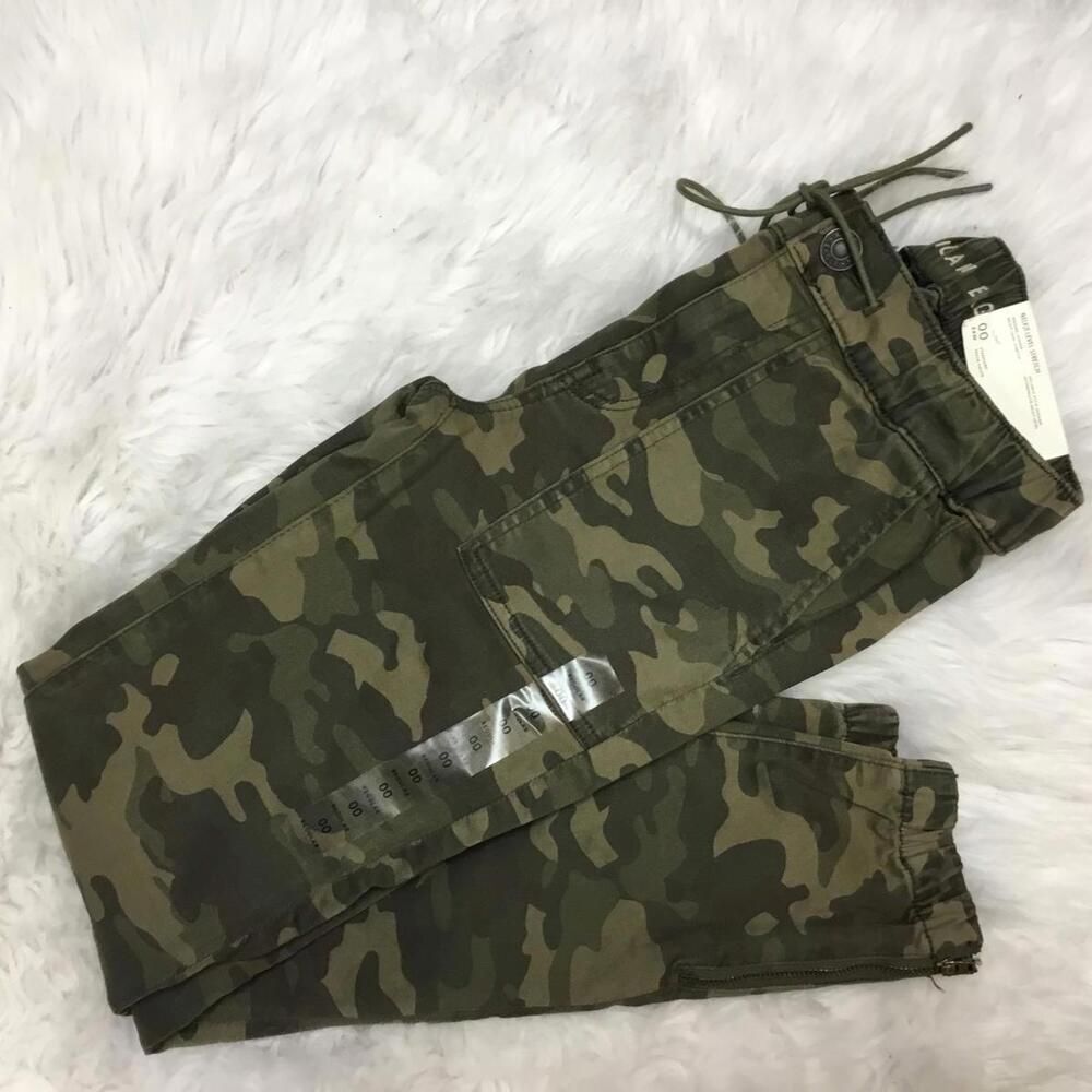 American Eagle Women's Camo Joggers - Size 00